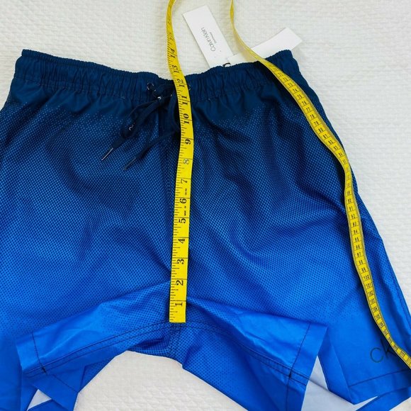 NWT Calvin Klein Men's Gradient 7" Swim Trunks M - Picture 7 of 8